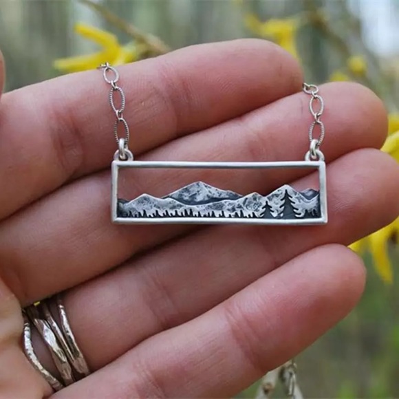 “Mother Nature” Mountain Forest Antique Necklace - Picture 4 of 6